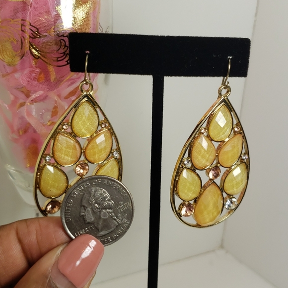 Earrings - Picture 2 of 4